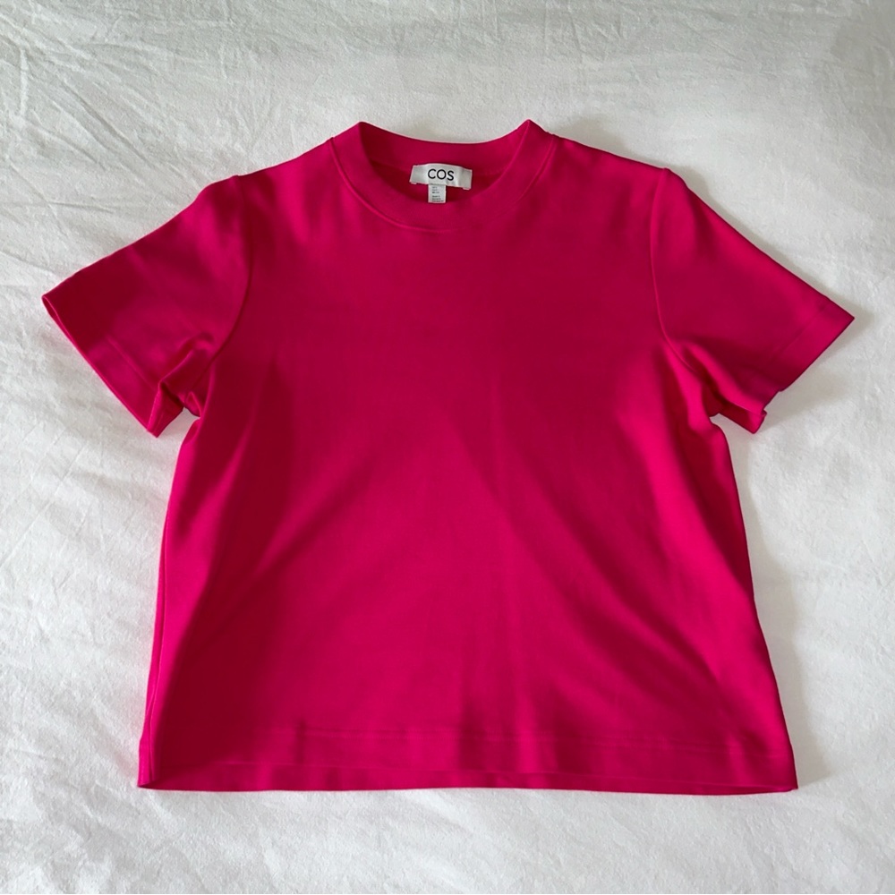 COS clean cut t shirt in hot pink/magenta size small